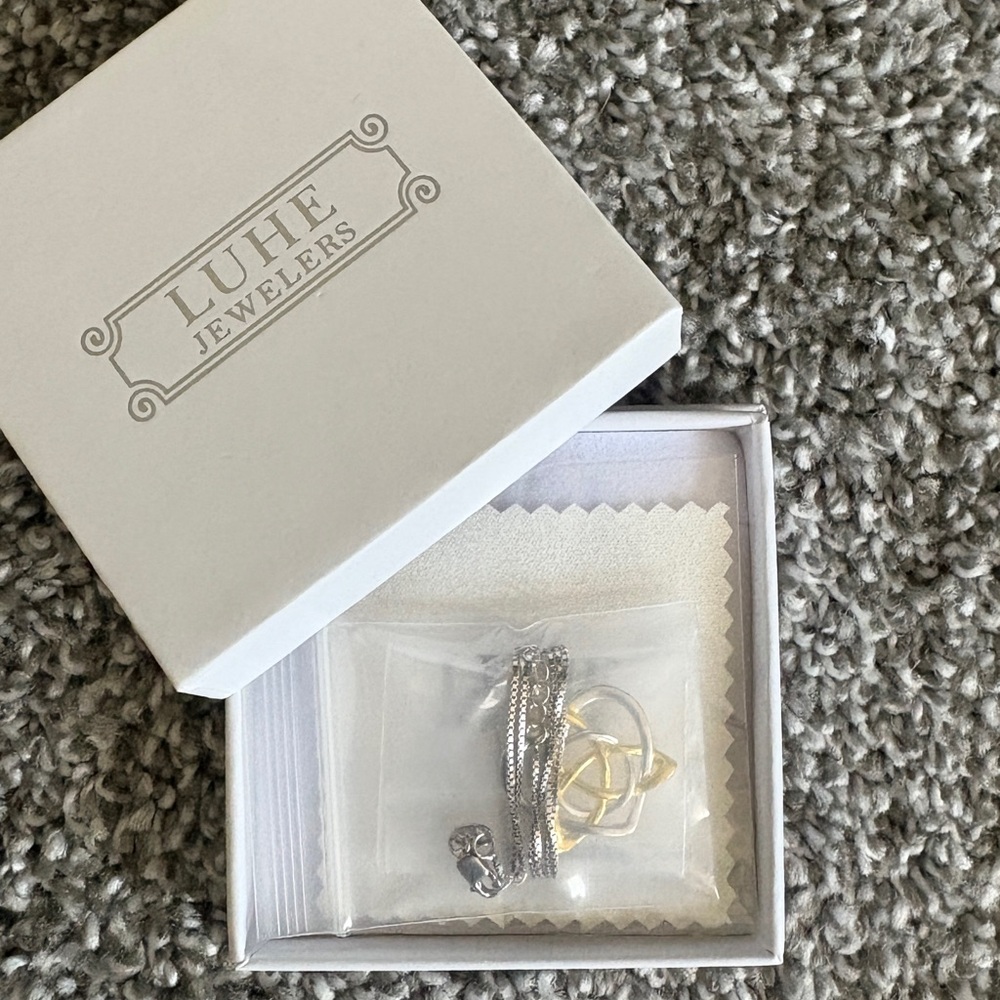 LUHE Silver and Gold Celtic knot heart necklace